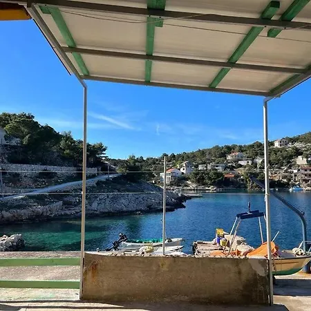 Ante Nyaraló Žirje